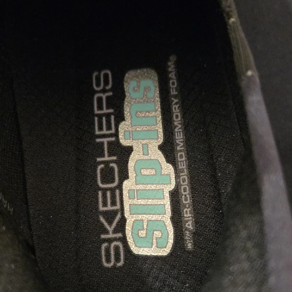 Black Skechers Handa Free.  Slip-On Women's Sneakers  Easy Slip On - Picture 6 of 6